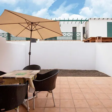 Simplistic Holiday In Playa Blanca With Garden Ferienhaus Playa Blanca (Lanzarote)