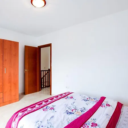Simplistic Holiday In Playa Blanca With Garden Ferienhaus